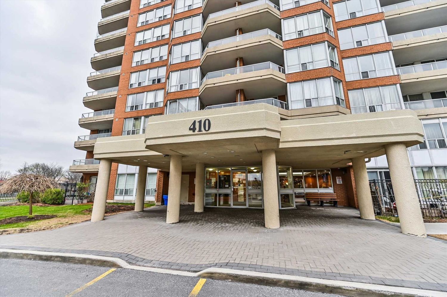 410 Mclevin Avenue. Mayfair on the Green II Condos is located in  Scarborough, Toronto - image #3 of 3