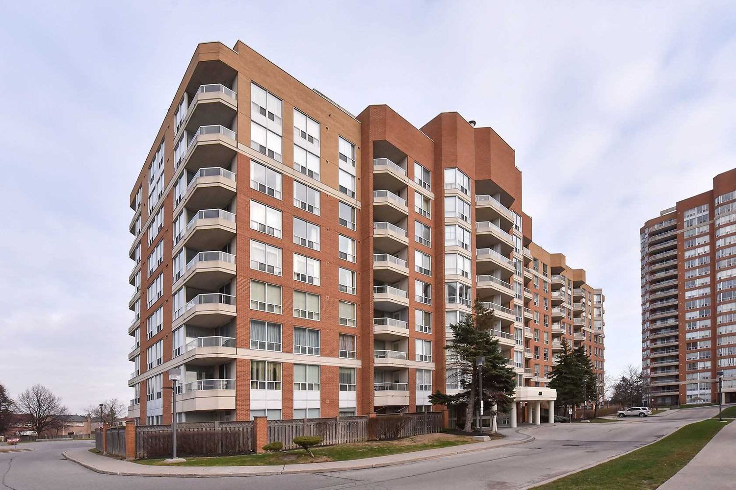 480 Mclevin Avenue. Mayfair on the Green IV Condos is located in  Scarborough, Toronto - image #1 of 3