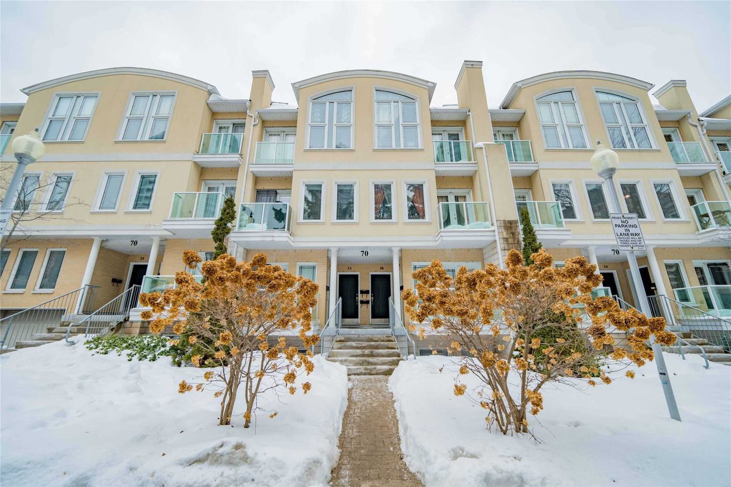 420-442 Kenneth Avenue. Monet Townhomes is located in  North York, Toronto - image #1 of 2