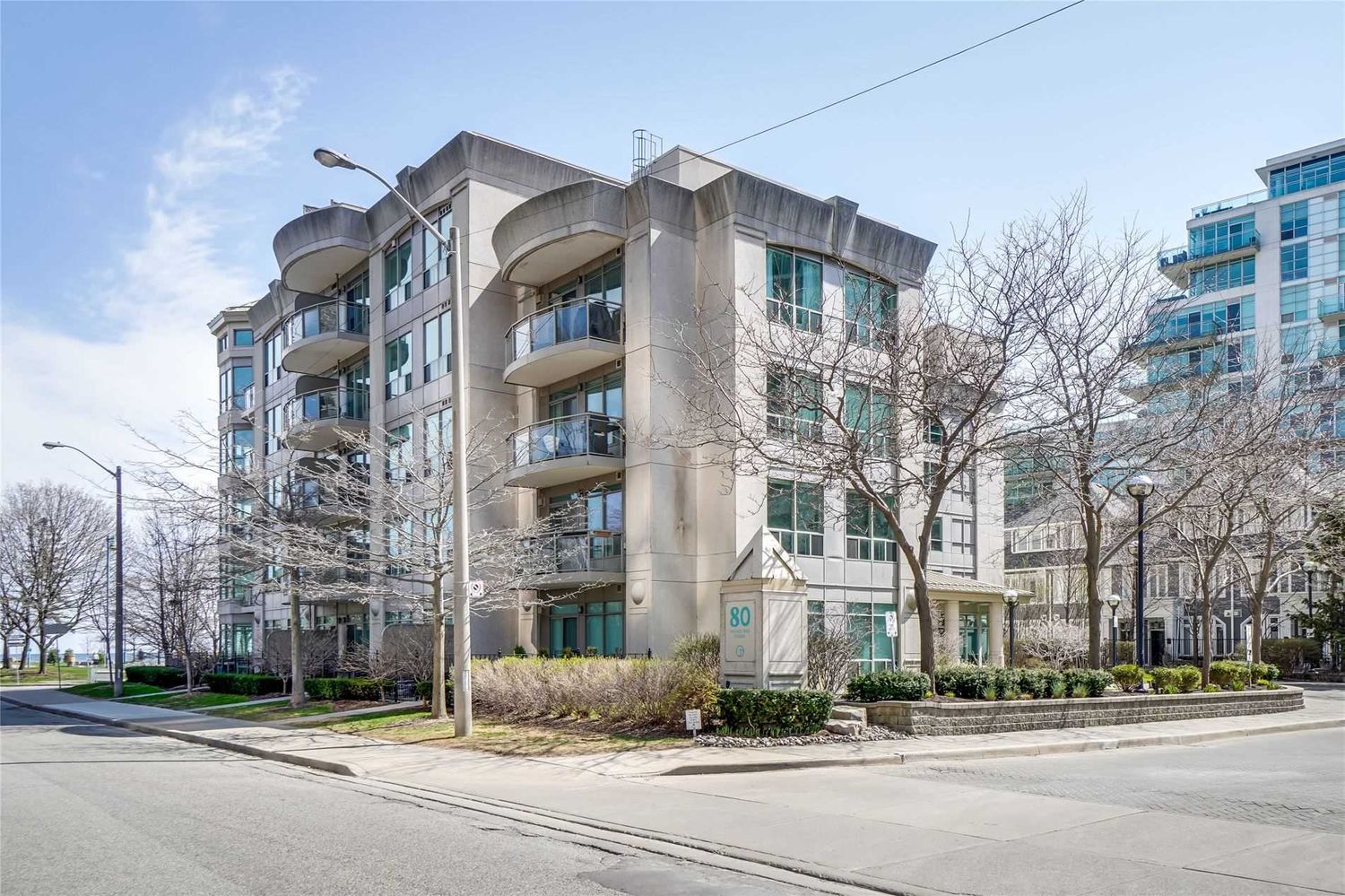 80 Palace Pier Court. Nevis Condos is located in  Etobicoke, Toronto - image #3 of 3