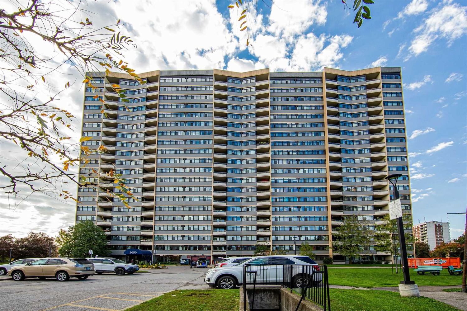 2050 Bridletowne Circ. Newhaven Condos is located in  Scarborough, Toronto - image #1 of 2