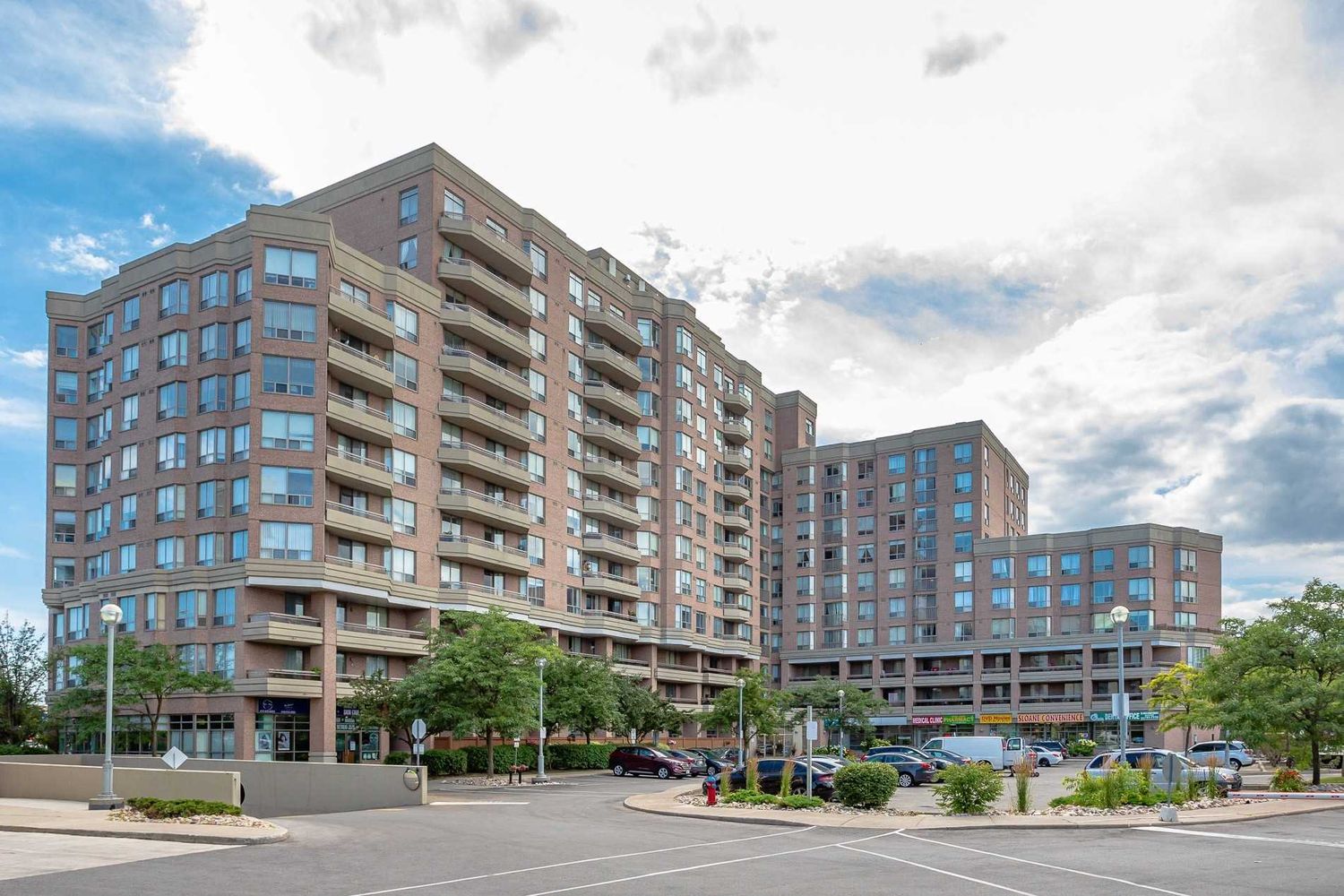 1700 Eglinton Avenue E. Oasis Condos is located in  North York, Toronto - image #1 of 4