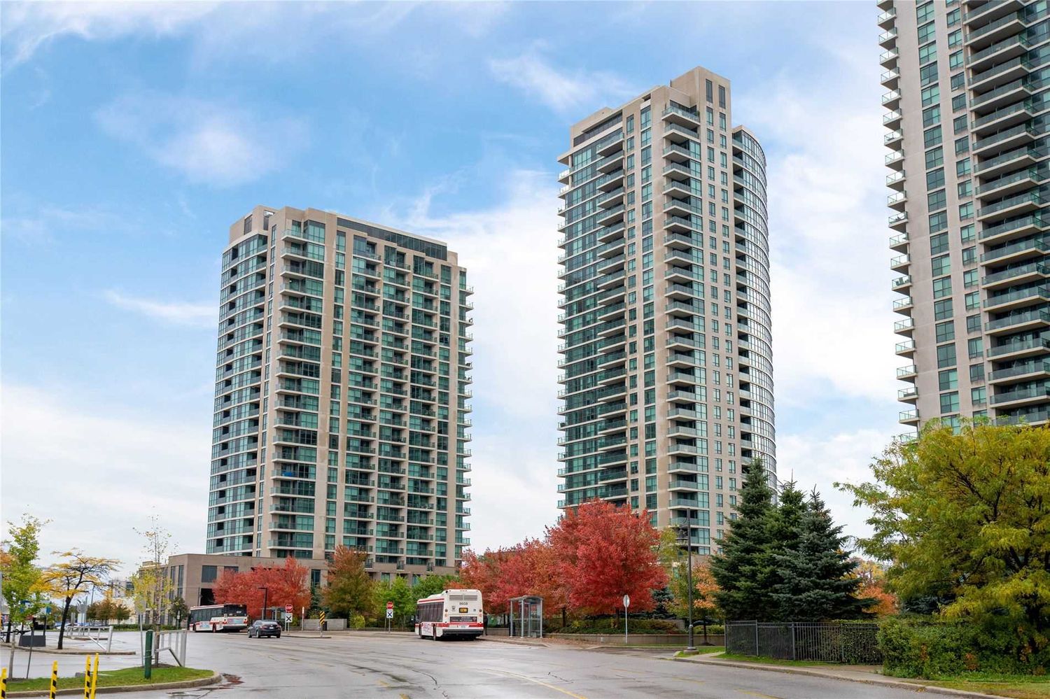 215 Sherway Gardens Road. One Sherway Tower Three Condos is located in  Etobicoke, Toronto - image #1 of 3