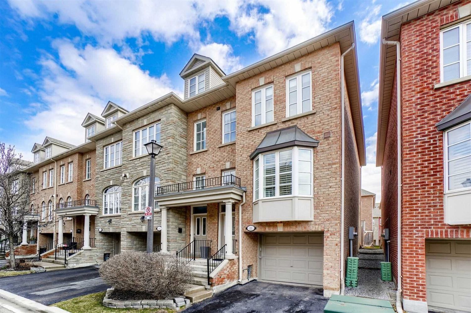 112-116 Evans Avenue. Oxford Court Townhouses is located in  Etobicoke, Toronto - image #1 of 2