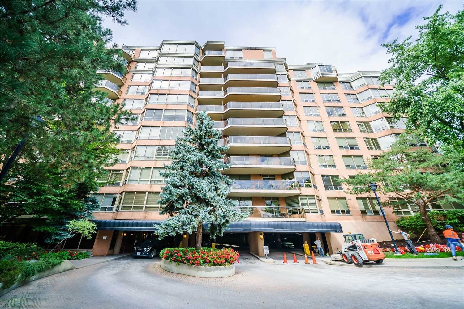 3181 Bayview Avenue. Palace Gate Condos is located in  North York, Toronto - image #2 of 2