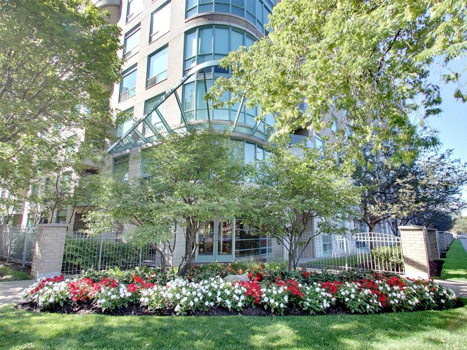 18 Pemberton Avenue. Park Palace II Condos is located in  North York, Toronto - image #2 of 2