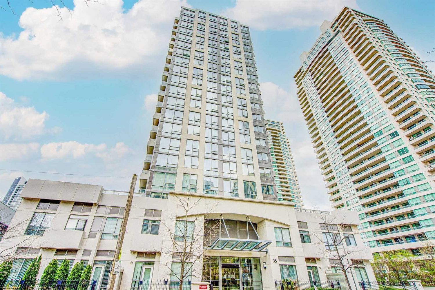 35 Hollywood Avenue. Pearl Condos is located in  North York, Toronto - image #2 of 2