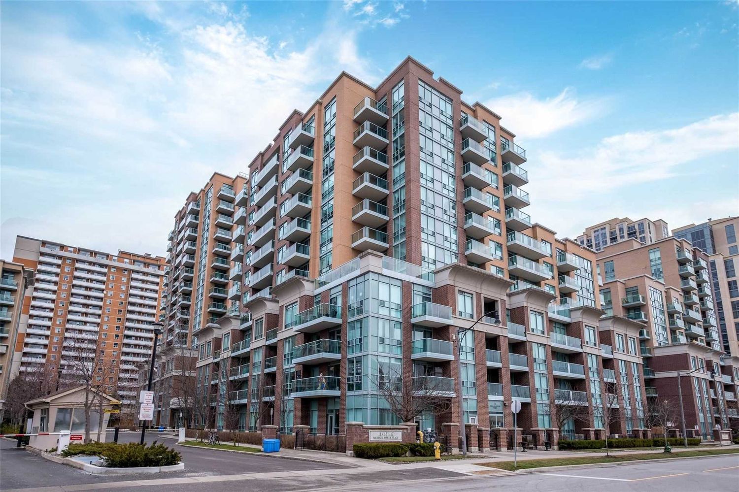 11 Michael Power Place. Port Royal Place III Condos is located in  Etobicoke, Toronto - image #1 of 2