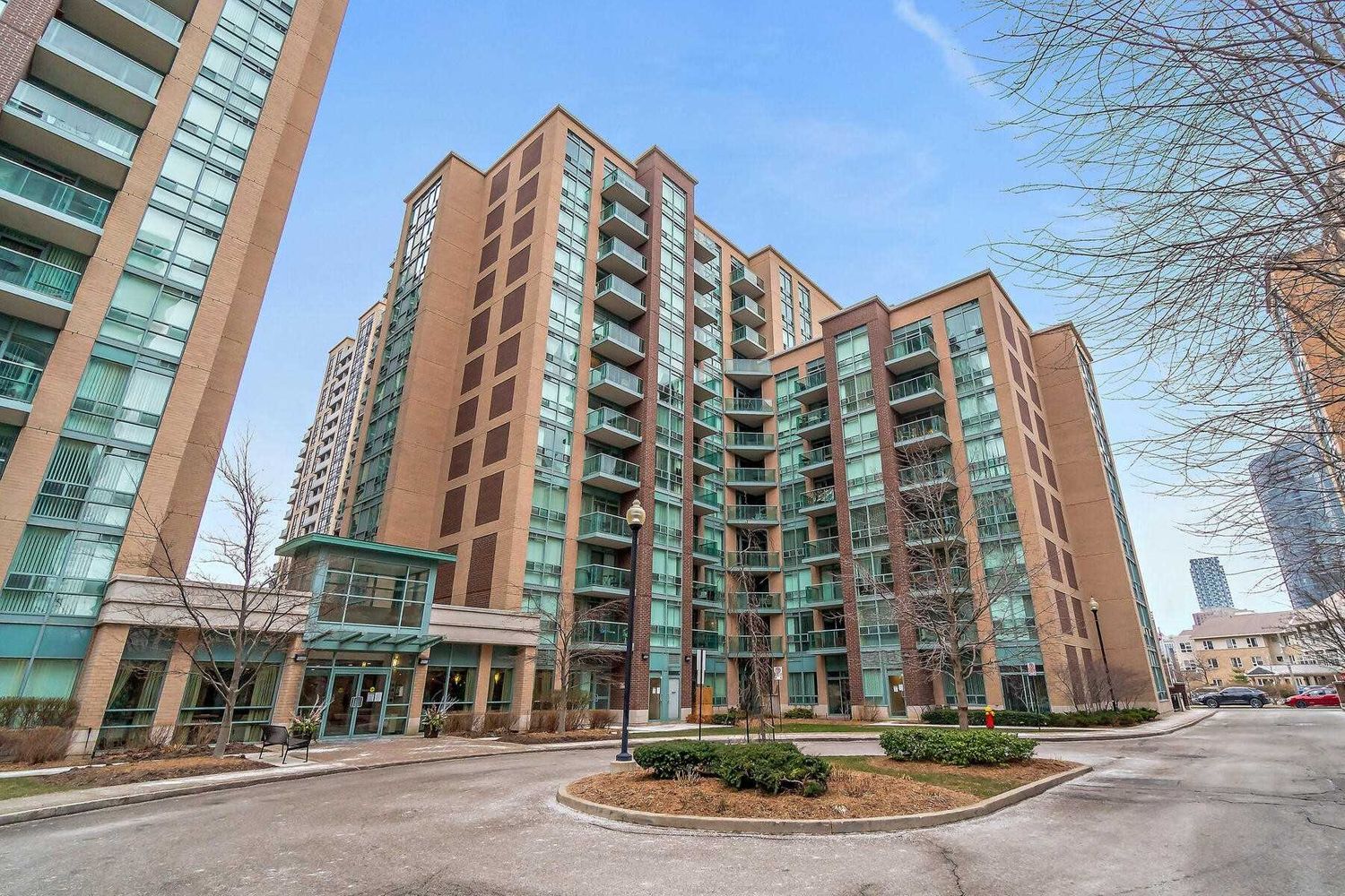 9 Michael Power Place. Port Royal Place IV Condos is located in  Etobicoke, Toronto - image #1 of 3
