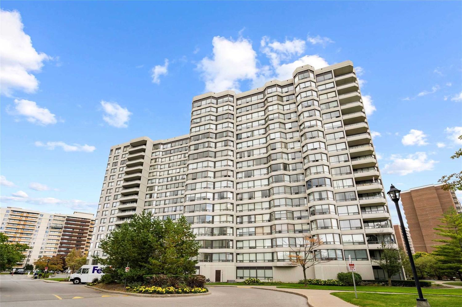 1101 Steeles Avenue W. Primrose Towers I Condos is located in  North York, Toronto - image #1 of 2