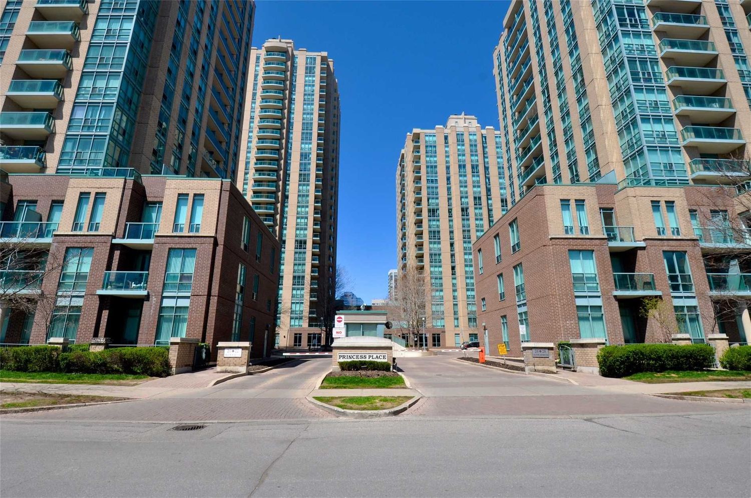 26 Olive Avenue. Princess Place I Condos is located in  North York, Toronto - image #1 of 3
