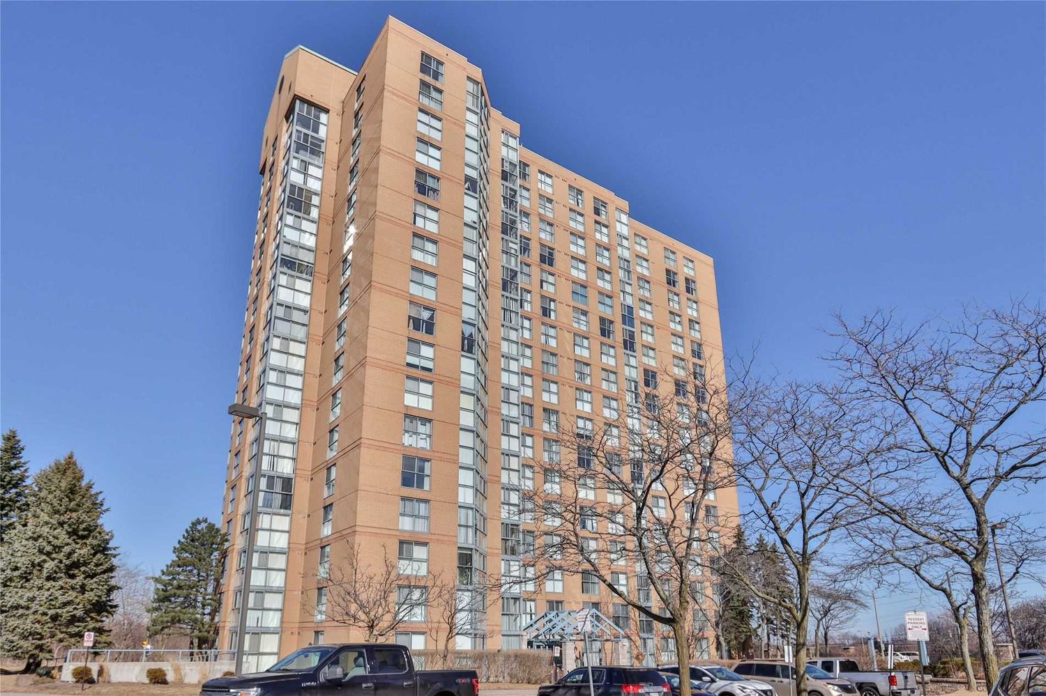 90 Dale Avenue. Prominence Point Condos is located in  Scarborough, Toronto - image #1 of 2