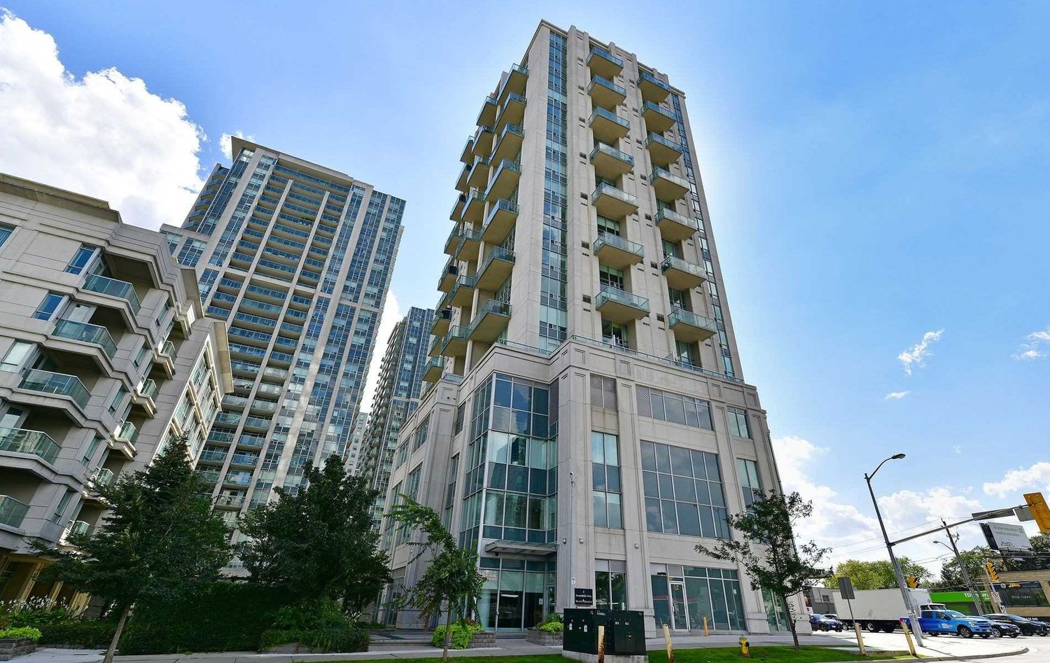 1-19 Avondale Avenue. Residences of Avondale is located in  North York, Toronto - image #1 of 2