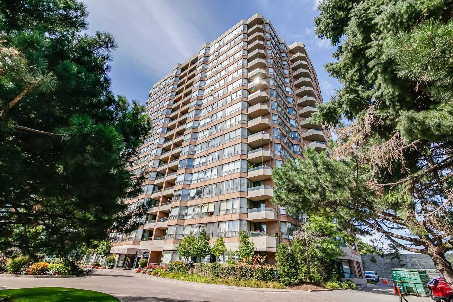 268 Ridley Boulevard. Ridley Boulevard II Condos is located in  North York, Toronto - image #1 of 3