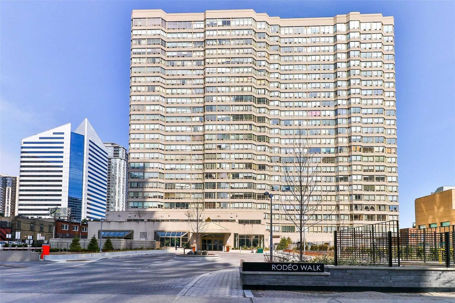 30 Greenfield Avenue. Rodeo Walk Condos is located in  North York, Toronto - image #1 of 3