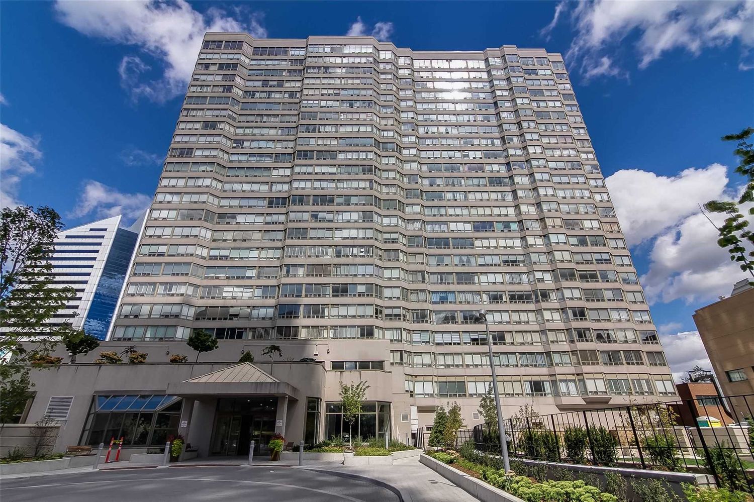 30 Greenfield Avenue. Rodeo Walk Condos is located in  North York, Toronto - image #3 of 3