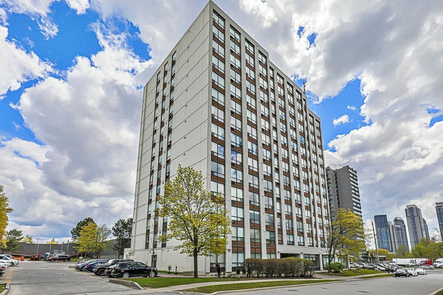 1 Reidmount Avenue. Sheppard Point Condos is located in  Scarborough, Toronto - image #1 of 3