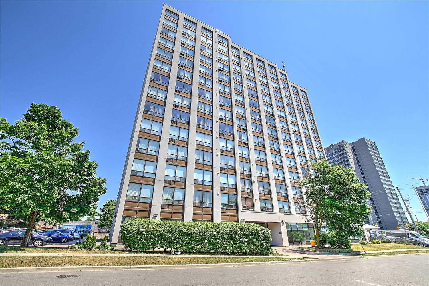 1 Reidmount Avenue. Sheppard Point Condos is located in  Scarborough, Toronto - image #2 of 3