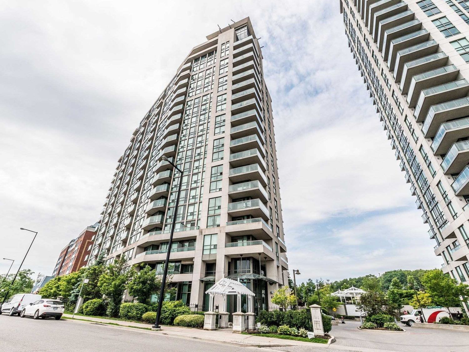 68 Grangeway Avenue. Skyscape Condos is located in  Scarborough, Toronto - image #2 of 2