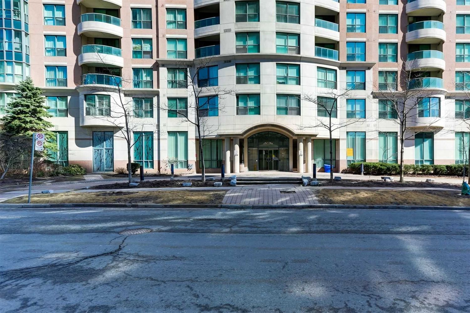 7 Lorraine Drive. Sonata Condos is located in  North York, Toronto - image #3 of 4