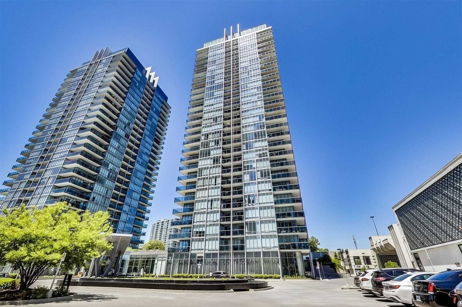 90 Park Lawn Road. South Beach Condos and Lofts II is located in  Etobicoke, Toronto - image #1 of 3