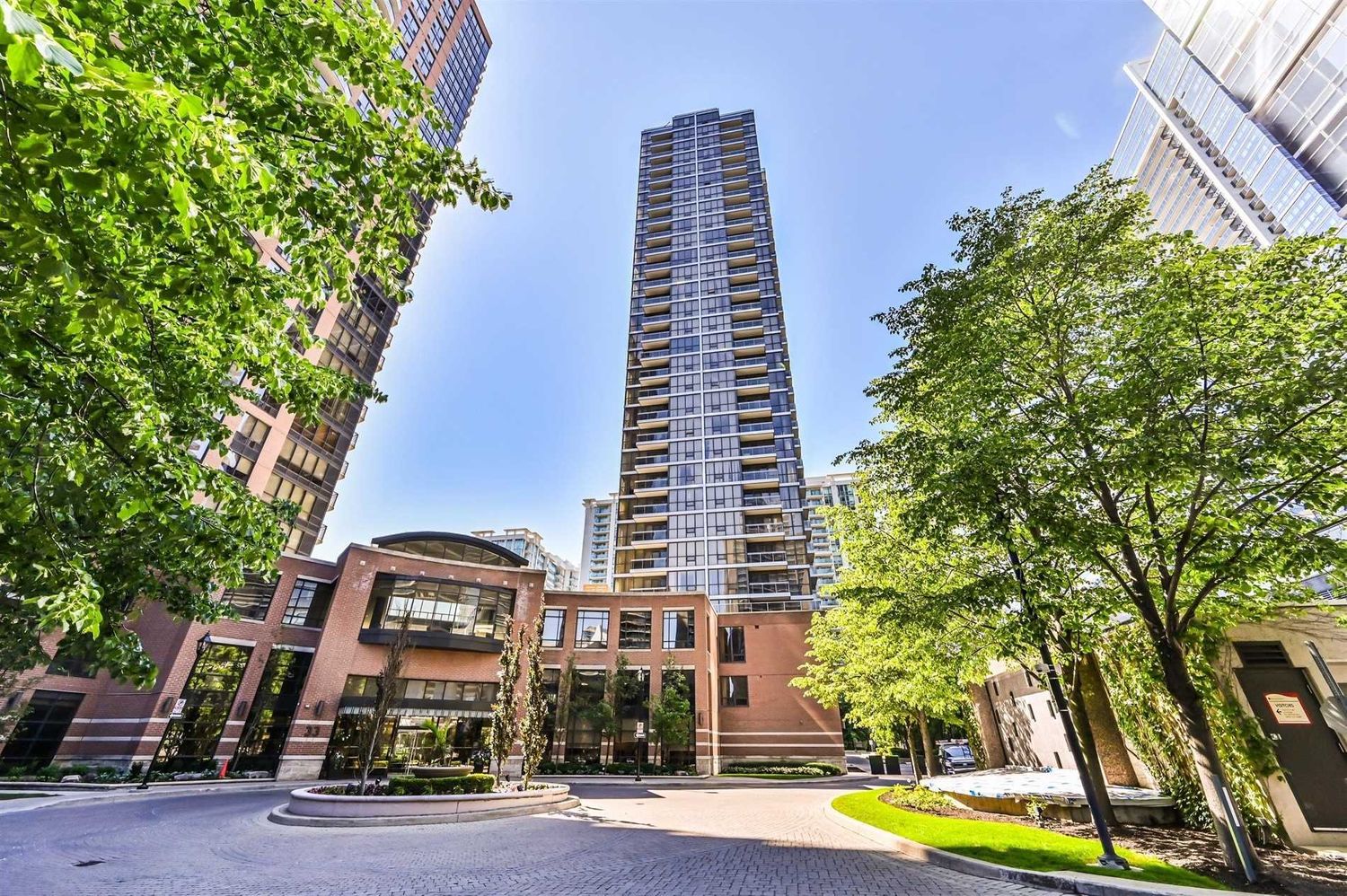 23 Sheppard Avenue E. Spring at Minto Gardens Condos is located in  North York, Toronto - image #1 of 3