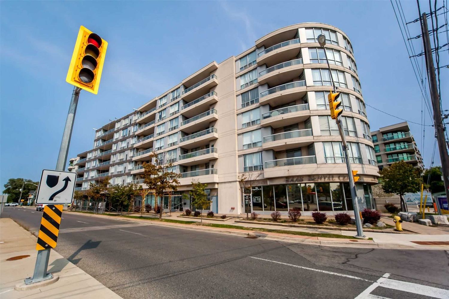 906 Sheppard Avenue W. Terrace Heights III Condos is located in  North York, Toronto - image #1 of 2