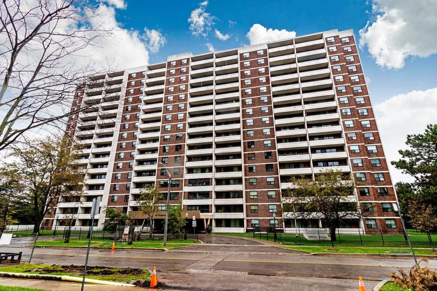 101 Prudential Drive. The Birches Condos is located in  Scarborough, Toronto - image #1 of 2