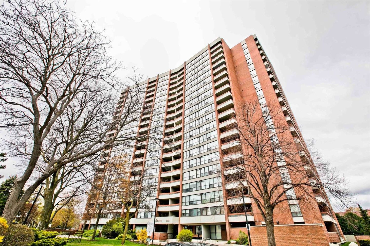 2365 Kennedy Road. The Camargue Condos is located in  Scarborough, Toronto - image #1 of 3