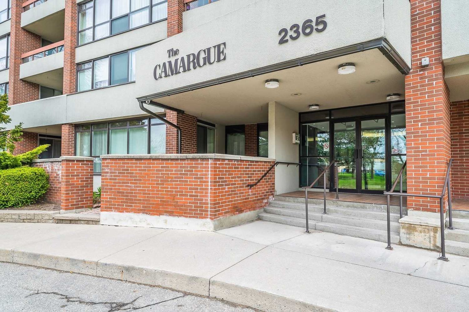 2365 Kennedy Road. The Camargue Condos is located in  Scarborough, Toronto - image #2 of 3