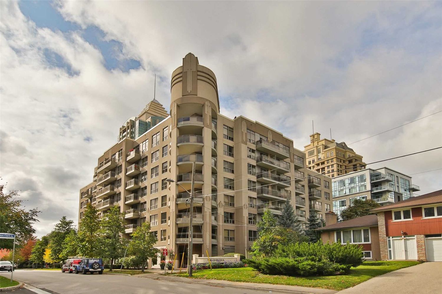 19 Barberry Place. The Chelsea Condos is located in  North York, Toronto - image #1 of 3