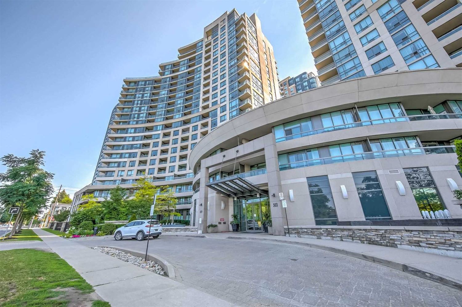 509 Beecroft Road. The Continental Condos is located in  North York, Toronto - image #2 of 2