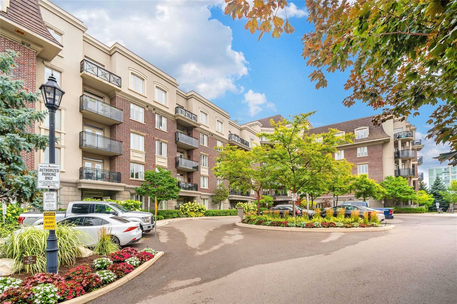 245 Dalesford Road. The Dalesford Condos is located in  Etobicoke, Toronto - image #1 of 2