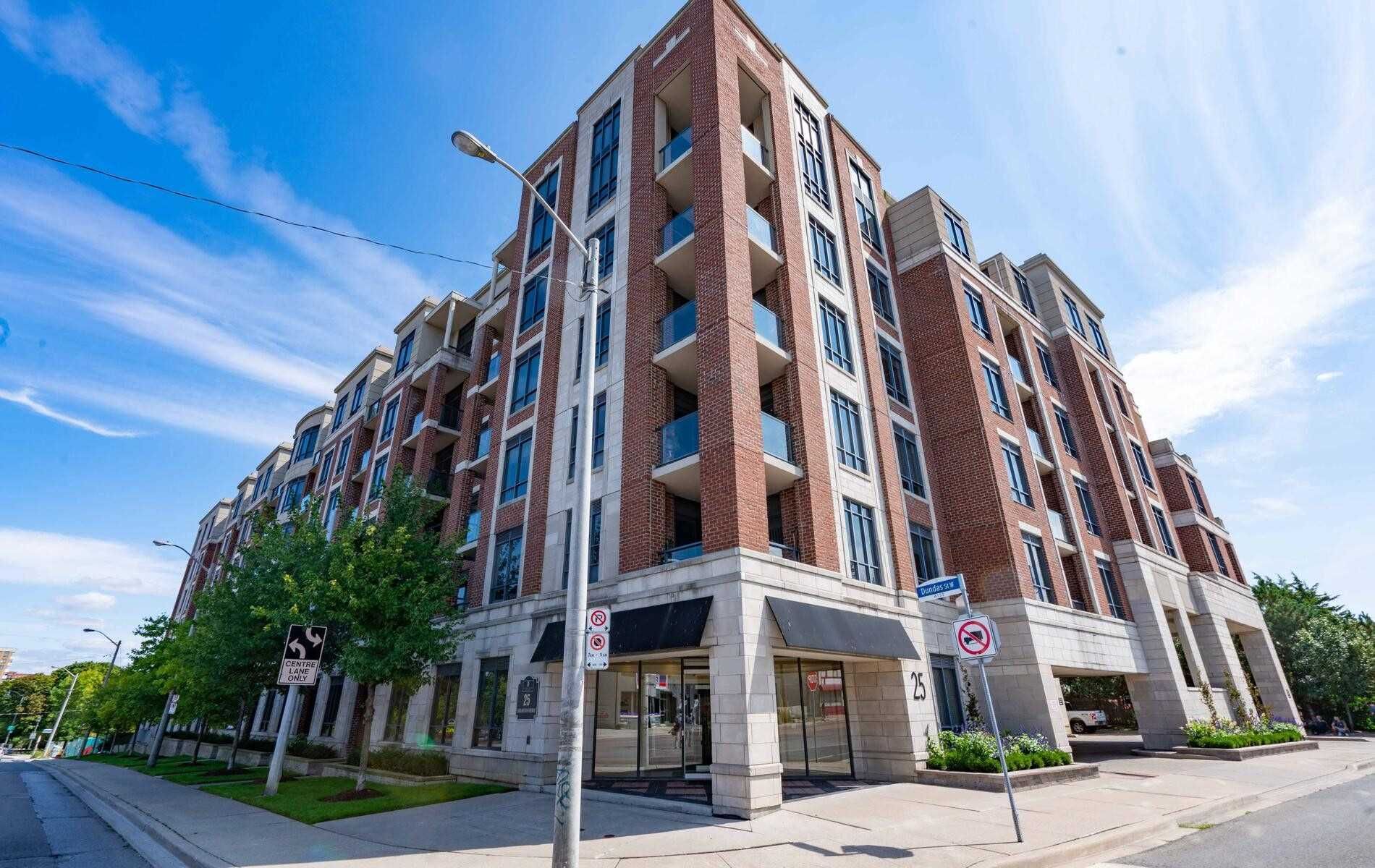 25 Earlington Ave, unit 301 for sale in The Kingsway - image #1