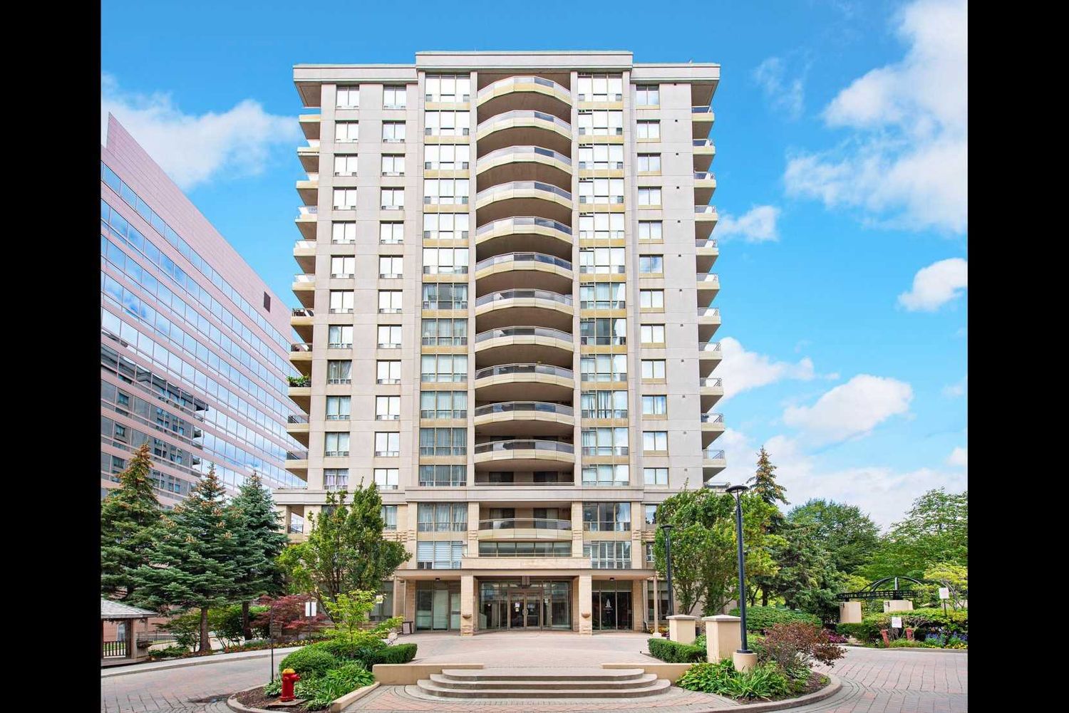 260 Doris Avenue. The Imperial II Condos is located in  North York, Toronto - image #2 of 2