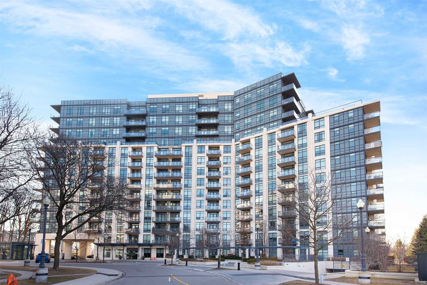 1135 Royal York Road. The James Club Condos is located in  Etobicoke, Toronto - image #1 of 2
