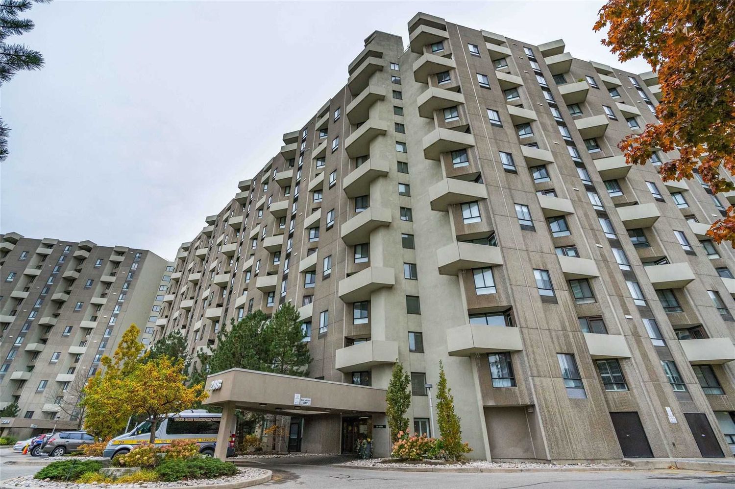284-300 Mill Road. The Masters Condos is located in  Etobicoke, Toronto - image #1 of 2