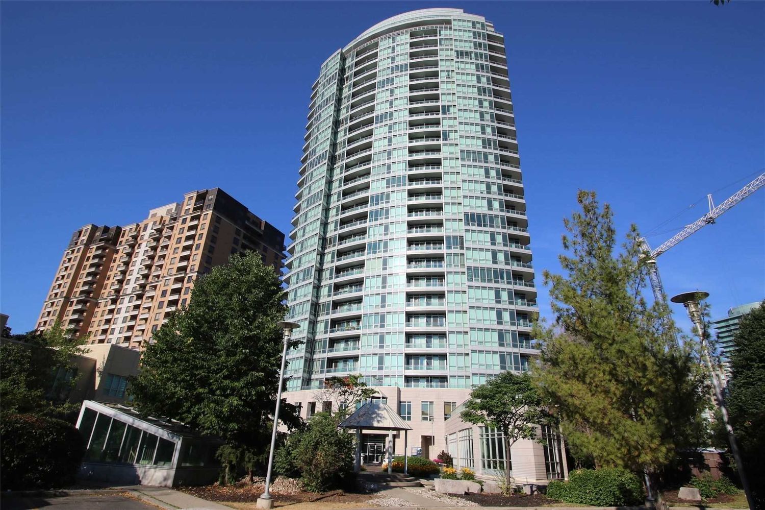 60 Byng Avenue. The Monet Condos is located in  North York, Toronto - image #1 of 3