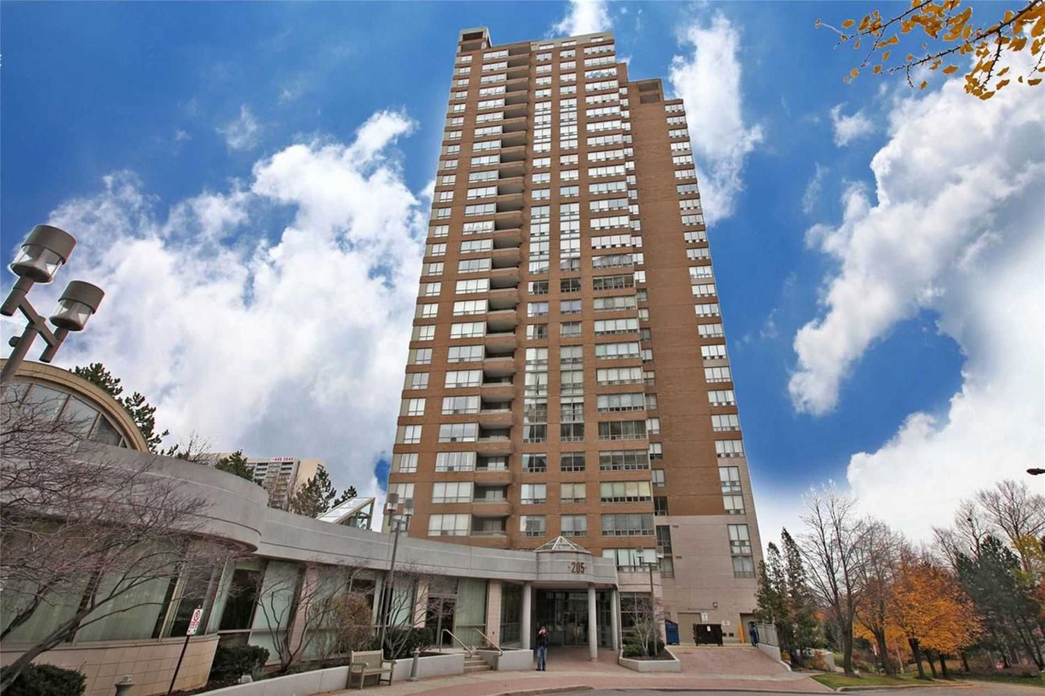 205 Wynford Drive. The Pallisades II Condos is located in  North York, Toronto - image #1 of 2