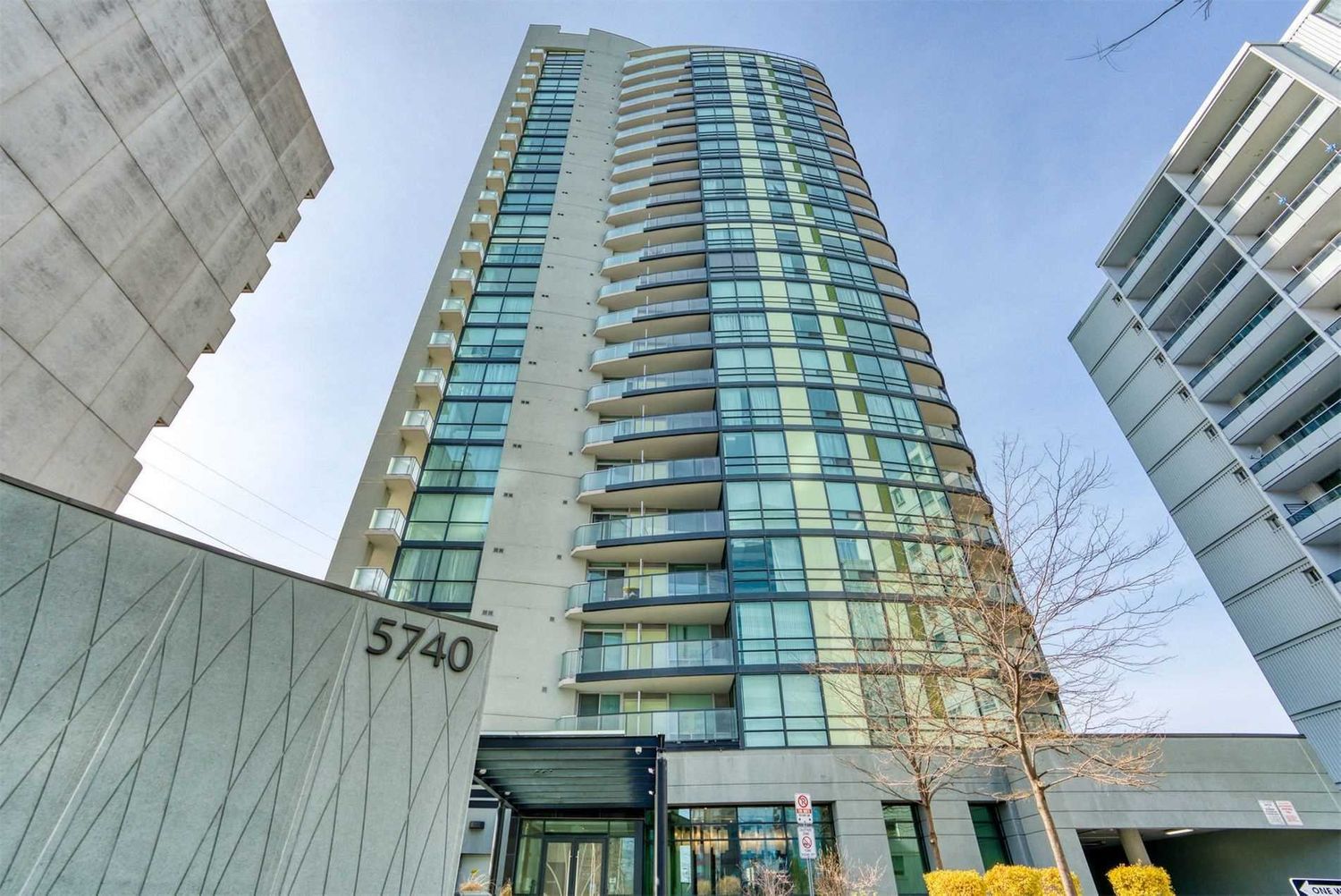 5740 Yonge Street. The Palm Residences is located in  North York, Toronto - image #2 of 2