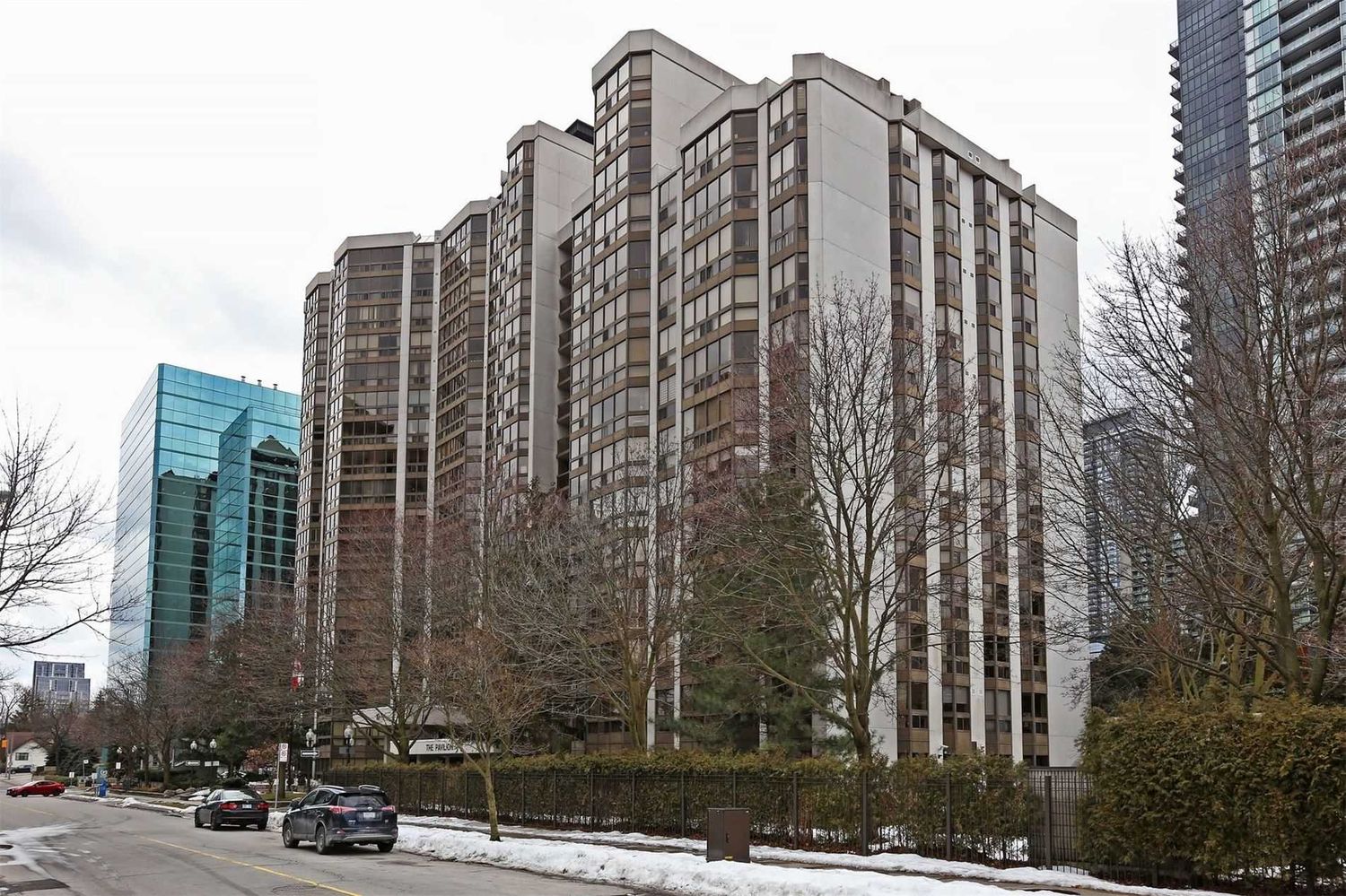 10 Kenneth Avenue. The Pavilion Condos is located in  North York, Toronto - image #2 of 2