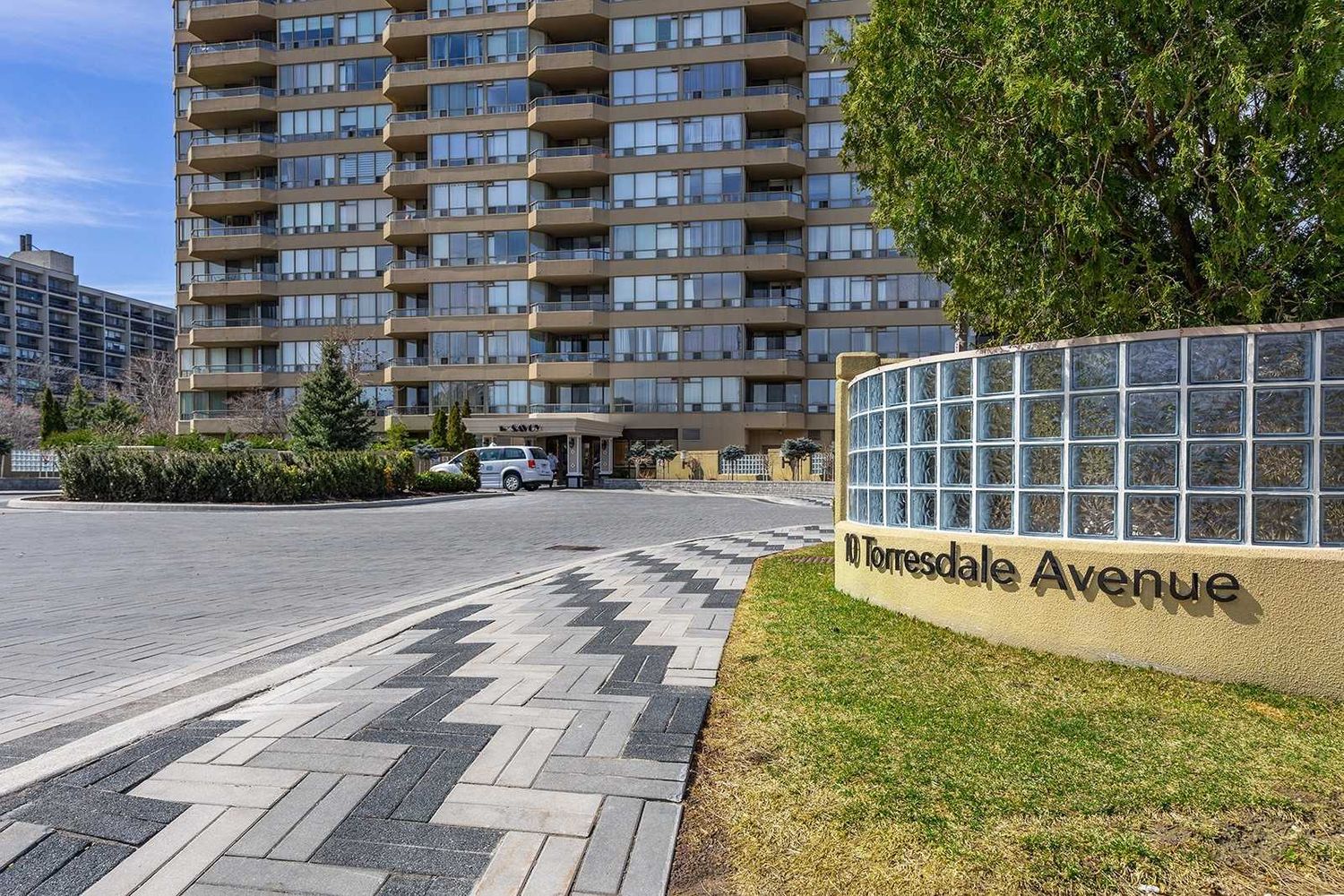 10 Torresdale Avenue. The Savoy Condos is located in  North York, Toronto - image #2 of 2