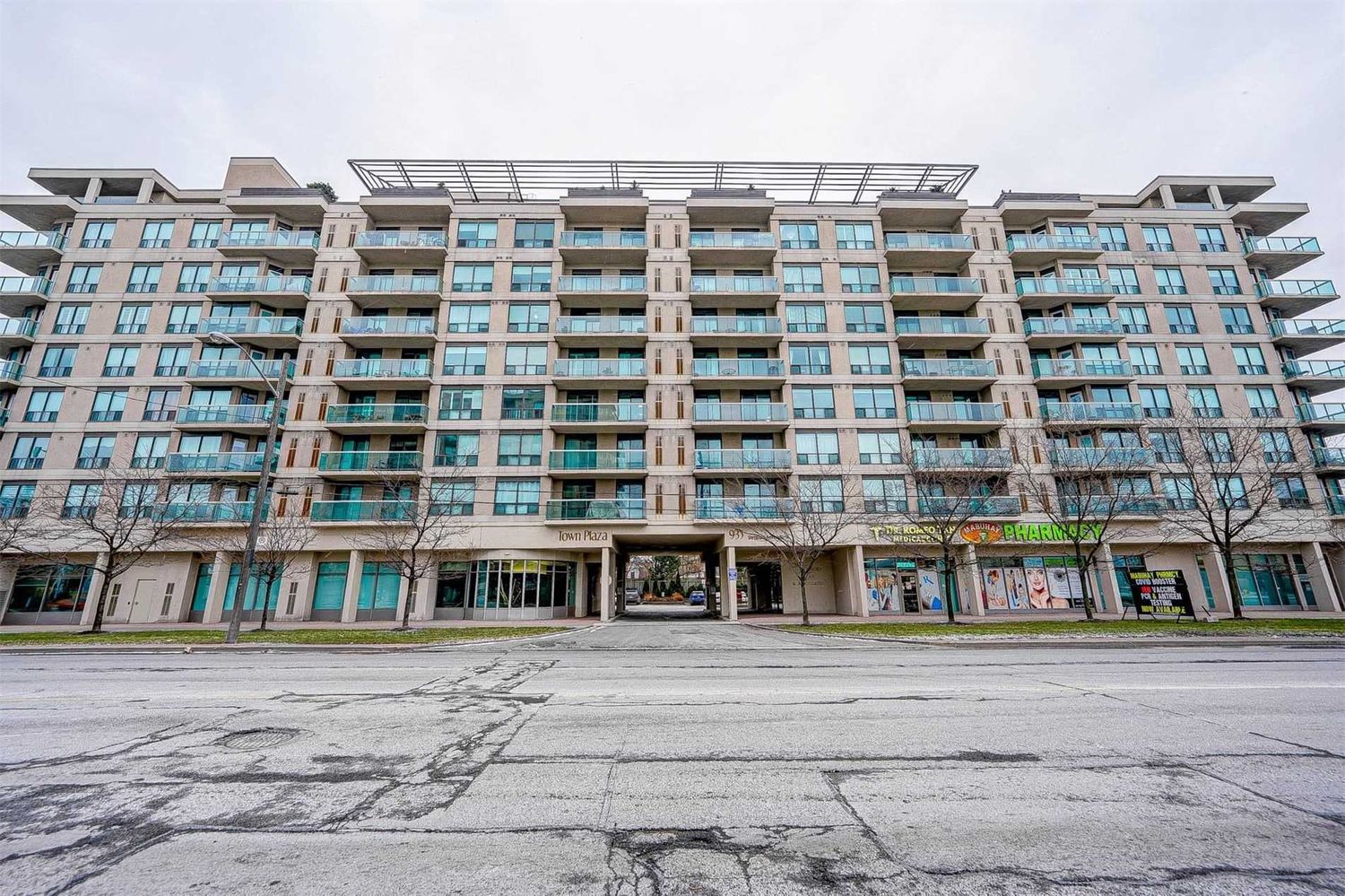 935 Sheppard Avenue W. The Town Plaza Condos is located in  North York, Toronto - image #3 of 3