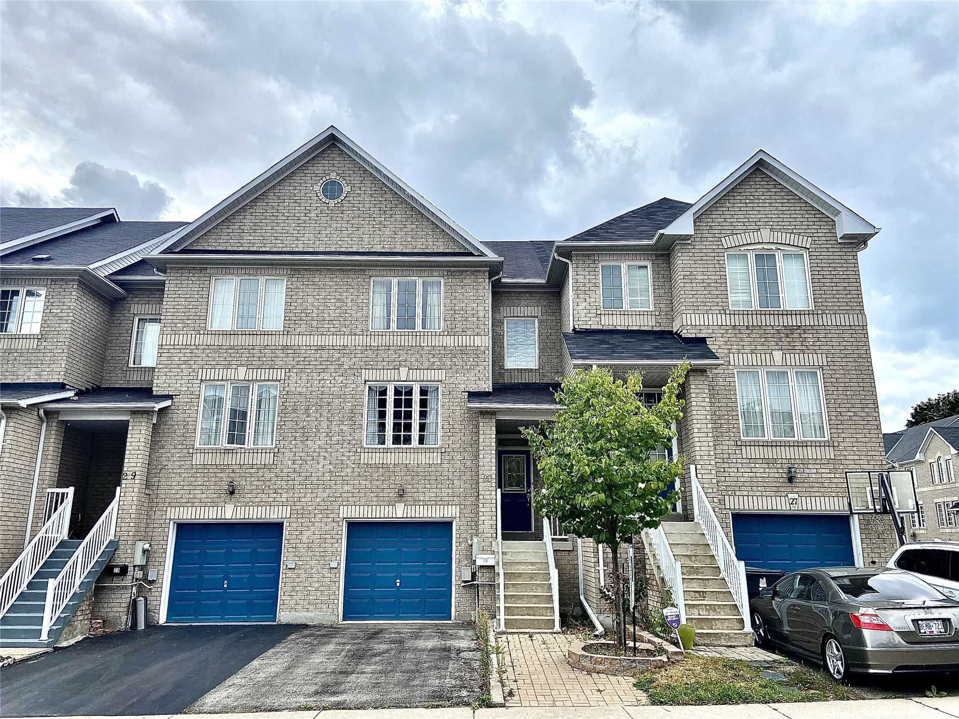 712 Warden Ave Warden Avenue Townhouses 3 Beds + Den 2 Baths Unit 50 Strata.ca