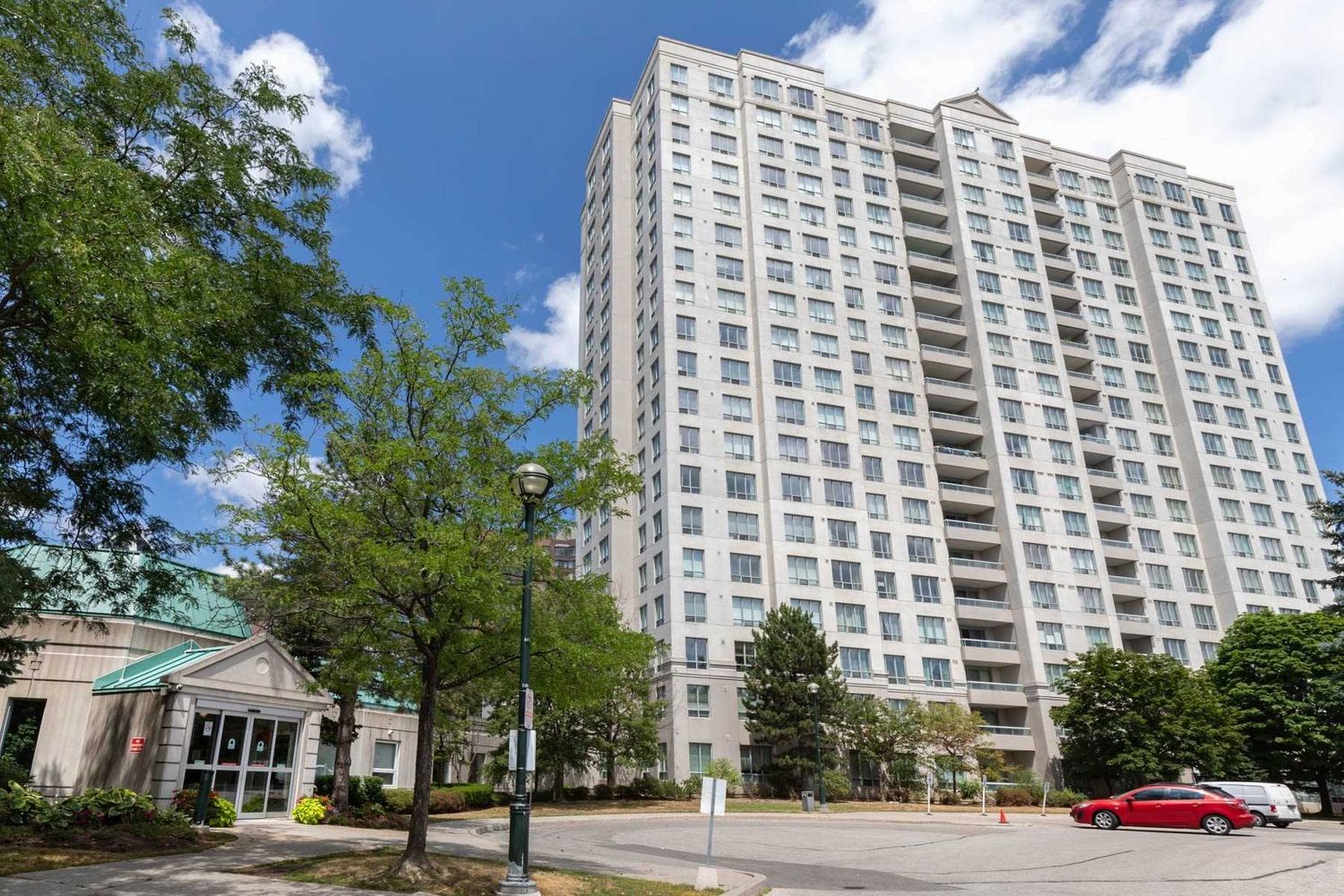 3025 Queen Frederica Drive. The Windsor Condos is located in  Scarborough, Toronto - image #1 of 2