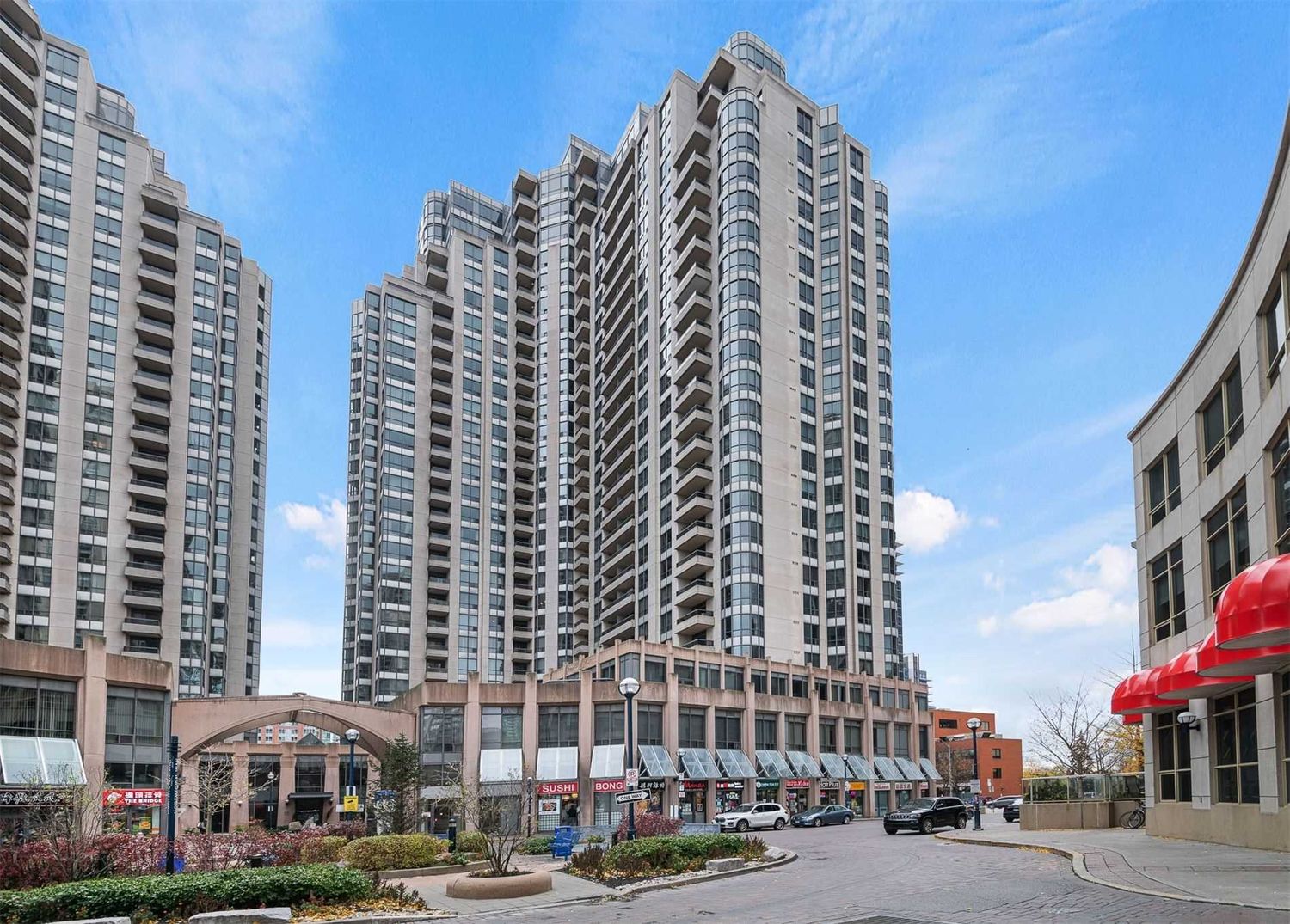 5 Northtown Way. Triomphe Condos is located in  North York, Toronto - image #1 of 3