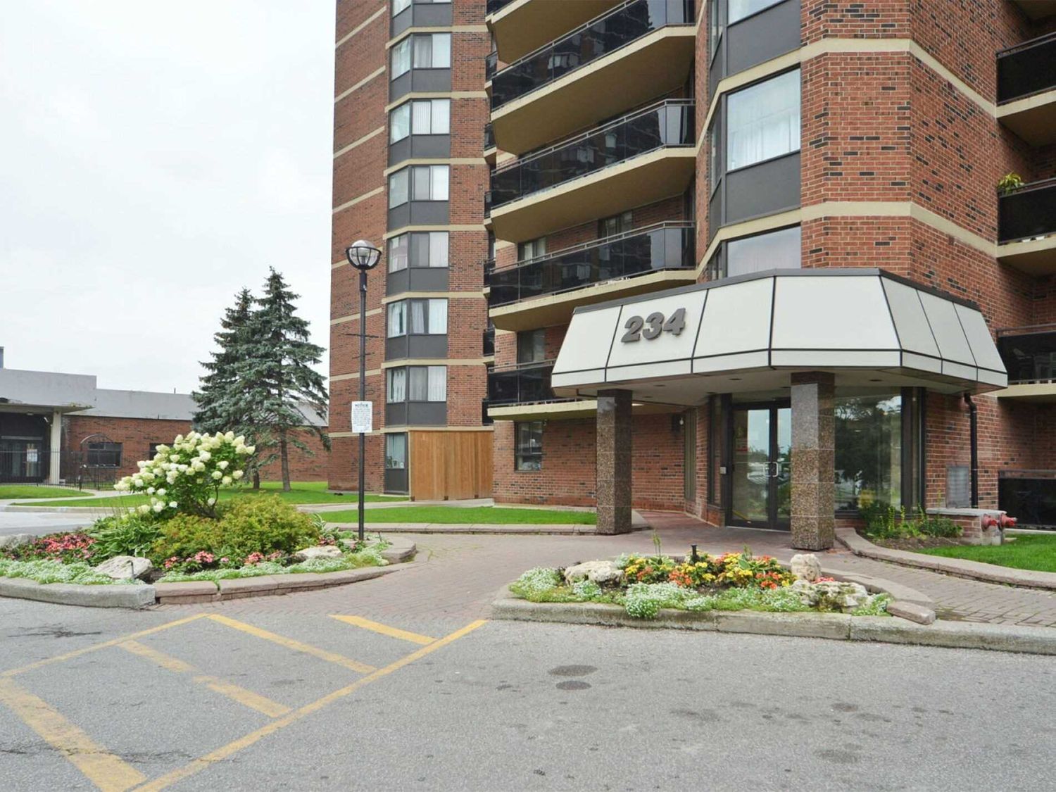 234 Albion Road. Twin Towers Condos is located in  Etobicoke, Toronto - image #2 of 3