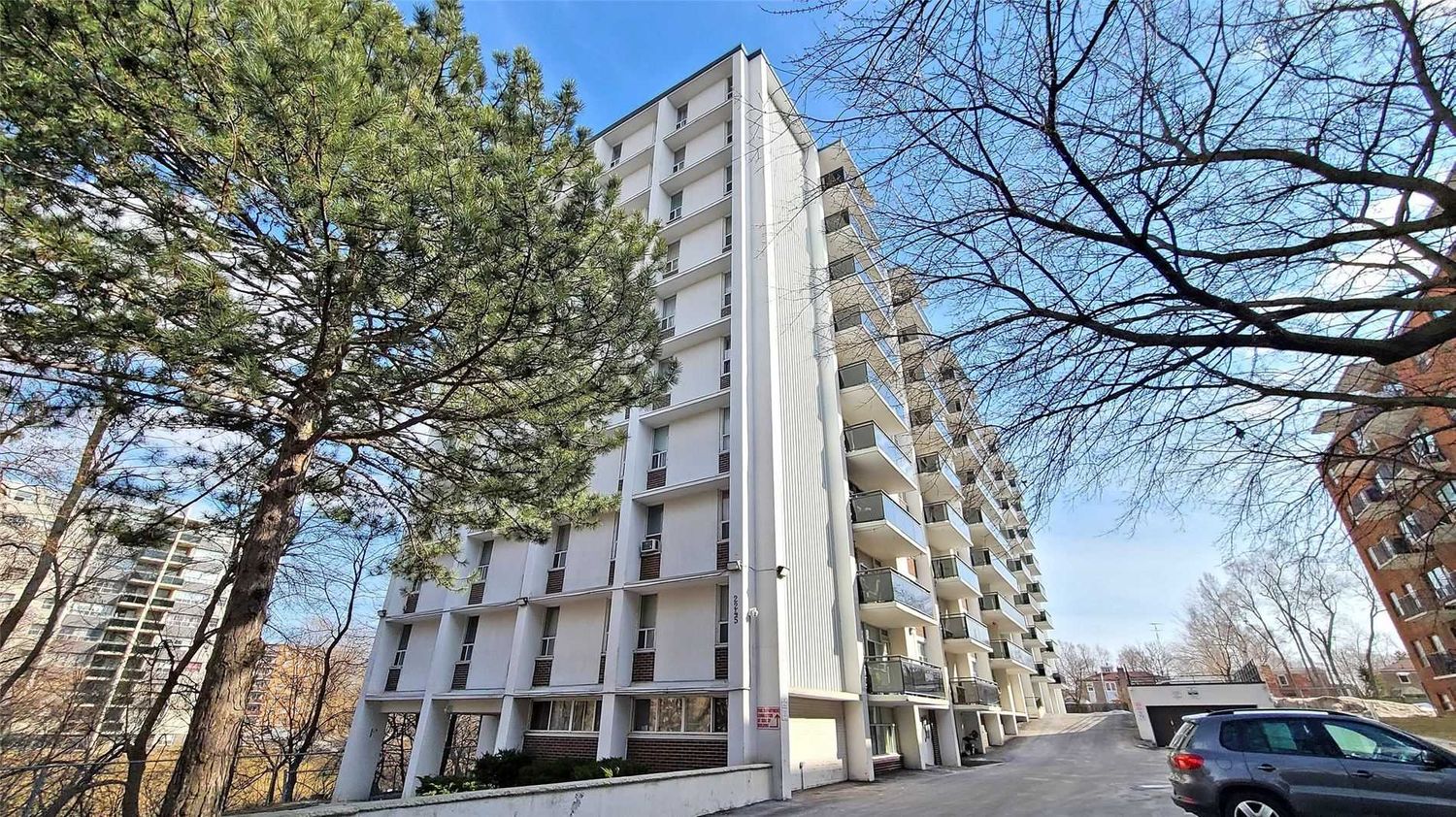 2245 Eglinton Avenue E. Versailles Court Condos is located in  Scarborough, Toronto - image #1 of 2