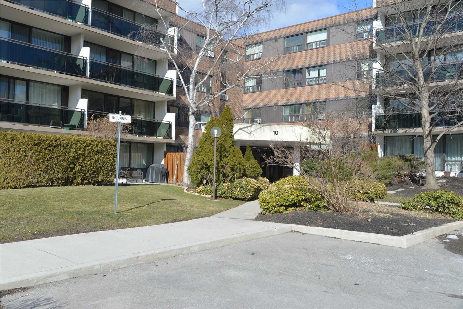 10 Sunrise Avenue. Victoria Town is located in  North York, Toronto - image #2 of 2