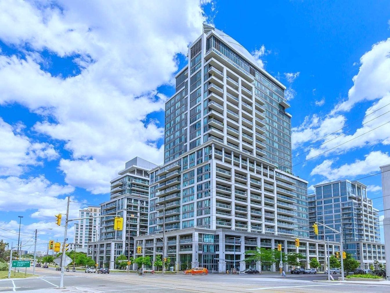 2121 Lake Shore Boulevard W. Voyager I at Waterview Condos is located in  Etobicoke, Toronto - image #1 of 13